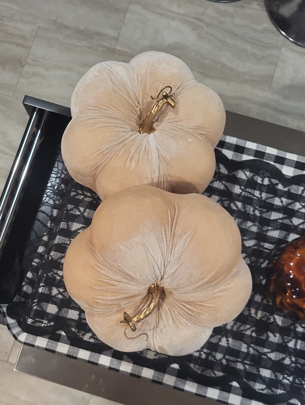 🍂 pre-loved! large velvet pumpkins with gold stem - 28" round - Picture 2 of 4